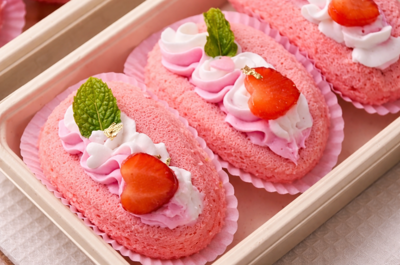 Strawberry Cream Sponge Cake (Light, Fluffy & Bakery-Style at Home)